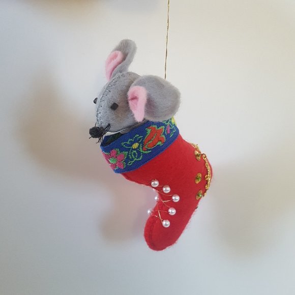 💲5️⃣ in 🛍️of2+  Mouse in a Red Stocking Ornament - Picture 3 of 4